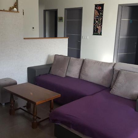 1 Chambre Privative Avec Bureau Et Cuisine Dans Maison 105 M2 Montfaucon Montfaucon  Exterior foto