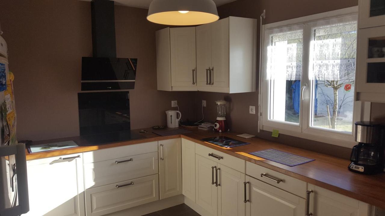 1 Chambre Privative Avec Bureau Et Cuisine Dans Maison 105 M2 Montfaucon Montfaucon  Exterior foto